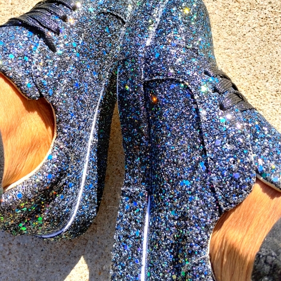 New!Sz 7.5, Fashion Blk Glitter Sneaker, 6 Lace Tie, Texture Bottom, Super Cute - Picture 3 of 3